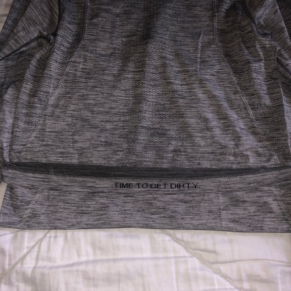 Lululemon long sleeve - Picture 4 of 5